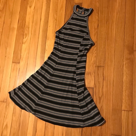 ✨ hollister halter dress - Picture 1 of 3